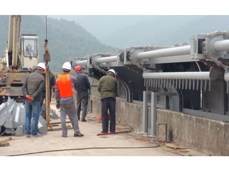 廣西大唐鯉魚灘里清污機安裝過程中